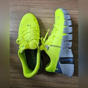 Men's size 10 neon yellow/ cool gray Nike Free Metcon 5